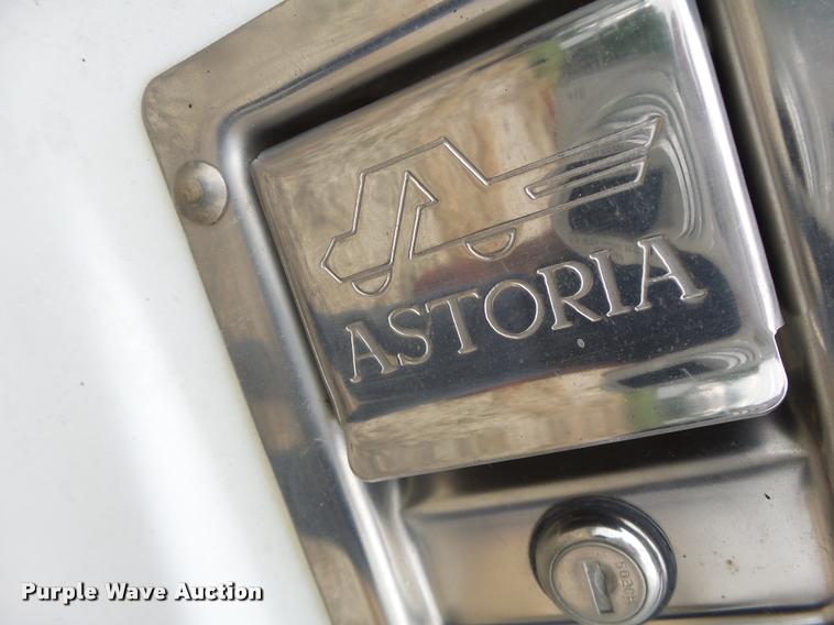 image for item K5678 2005 Chevrolet C5500 flatbed truck