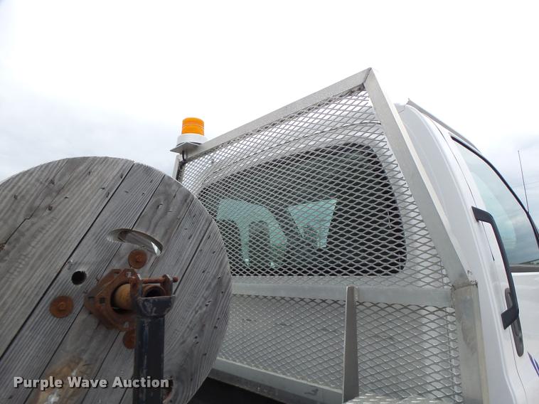 image for item K5678 2005 Chevrolet C5500 flatbed truck