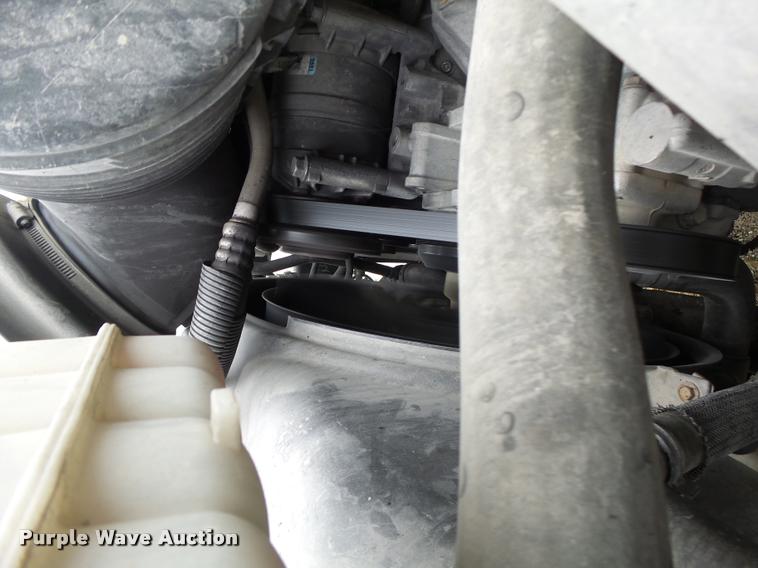 image for item K5678 2005 Chevrolet C5500 flatbed truck