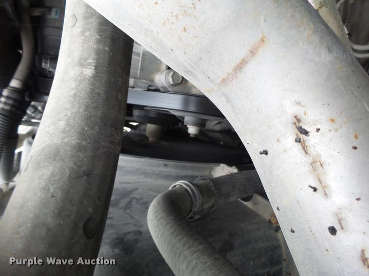 image for item K5678 2005 Chevrolet C5500 flatbed truck