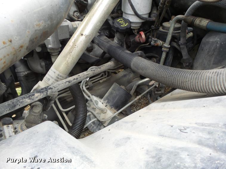 image for item K5678 2005 Chevrolet C5500 flatbed truck