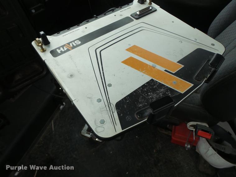 image for item K5678 2005 Chevrolet C5500 flatbed truck