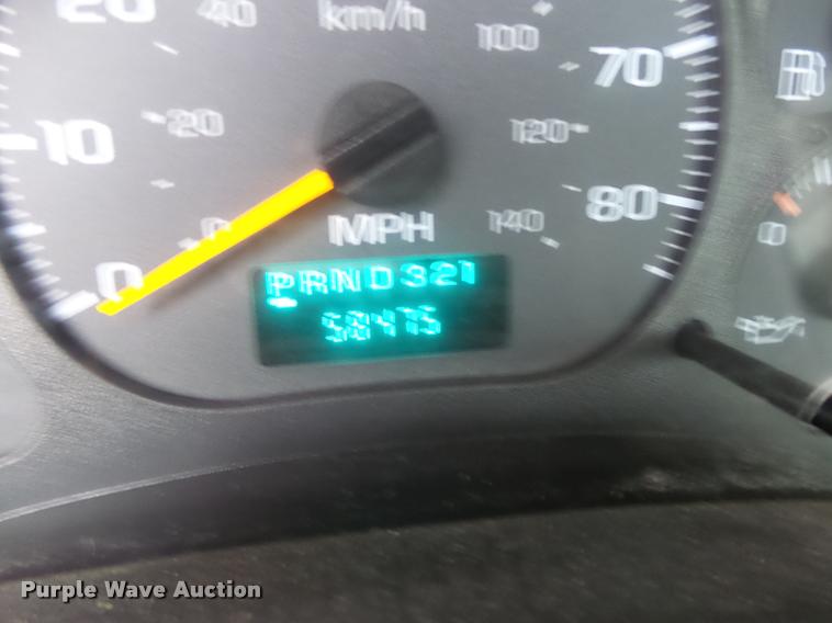 image for item K5678 2005 Chevrolet C5500 flatbed truck