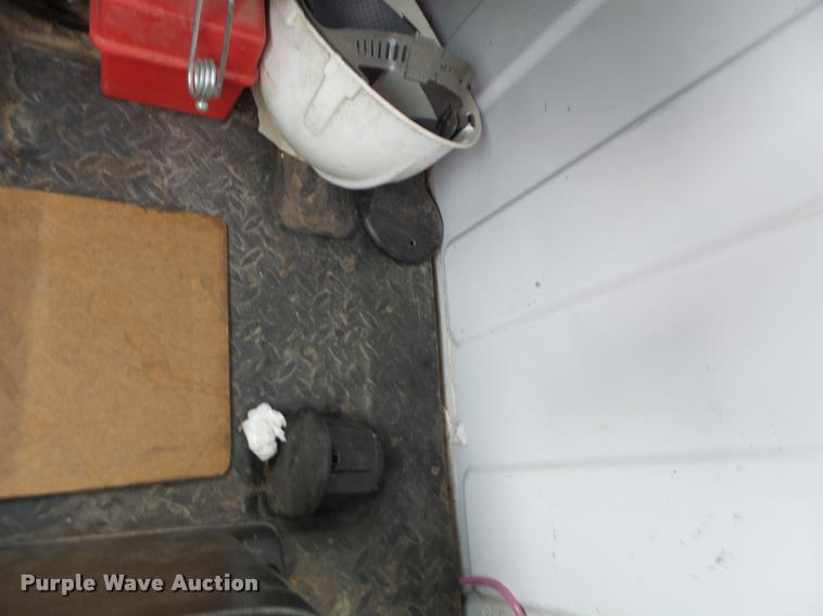 image for item K5678 2005 Chevrolet C5500 flatbed truck