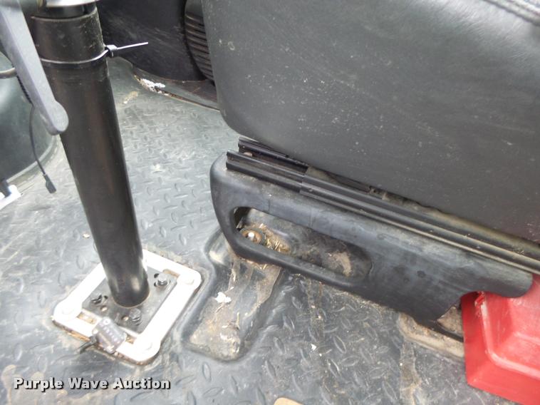 image for item K5678 2005 Chevrolet C5500 flatbed truck