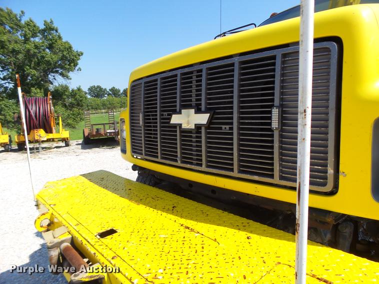 image for item K5691 1999 Chevrolet 8500 crane/bucket truck