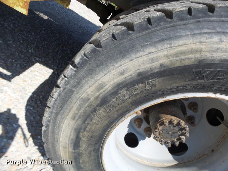 image for item K5691 1999 Chevrolet 8500 crane/bucket truck