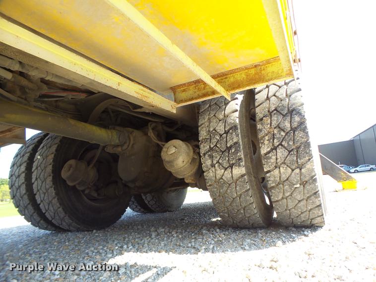 image for item K5691 1999 Chevrolet 8500 crane/bucket truck