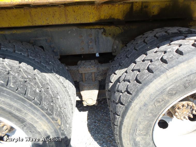 image for item K5691 1999 Chevrolet 8500 crane/bucket truck