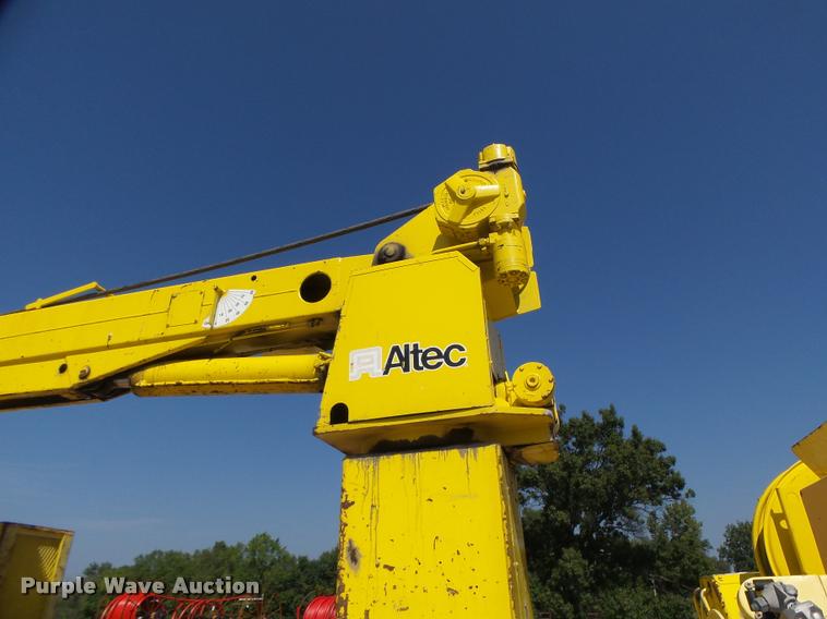 image for item K5691 1999 Chevrolet 8500 crane/bucket truck