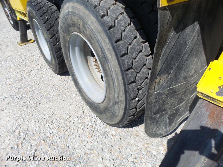 image for item K5691 1999 Chevrolet 8500 crane/bucket truck