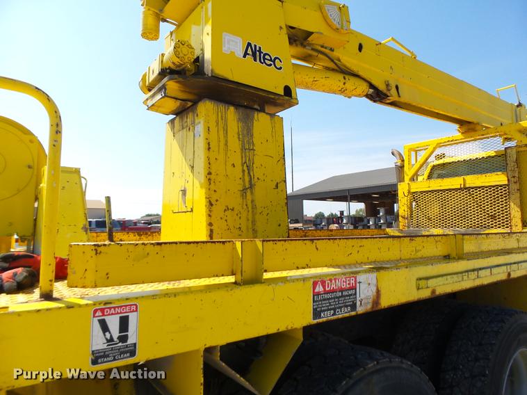 image for item K5691 1999 Chevrolet 8500 crane/bucket truck