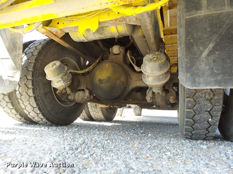 image for item K5691 1999 Chevrolet 8500 crane/bucket truck