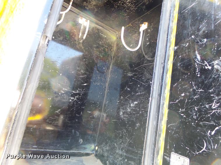 image for item K5691 1999 Chevrolet 8500 crane/bucket truck