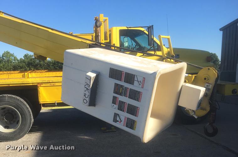 image for item K5691 1999 Chevrolet 8500 crane/bucket truck