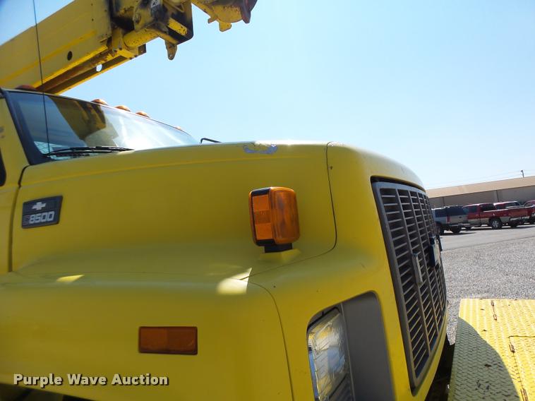 image for item K5691 1999 Chevrolet 8500 crane/bucket truck