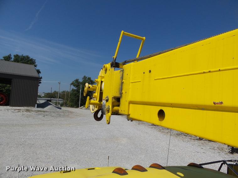 image for item K5691 1999 Chevrolet 8500 crane/bucket truck