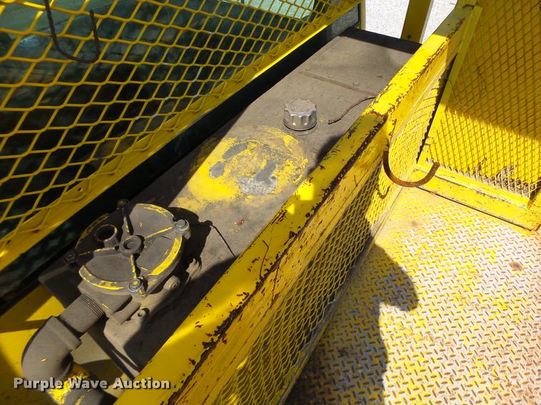 image for item K5691 1999 Chevrolet 8500 crane/bucket truck