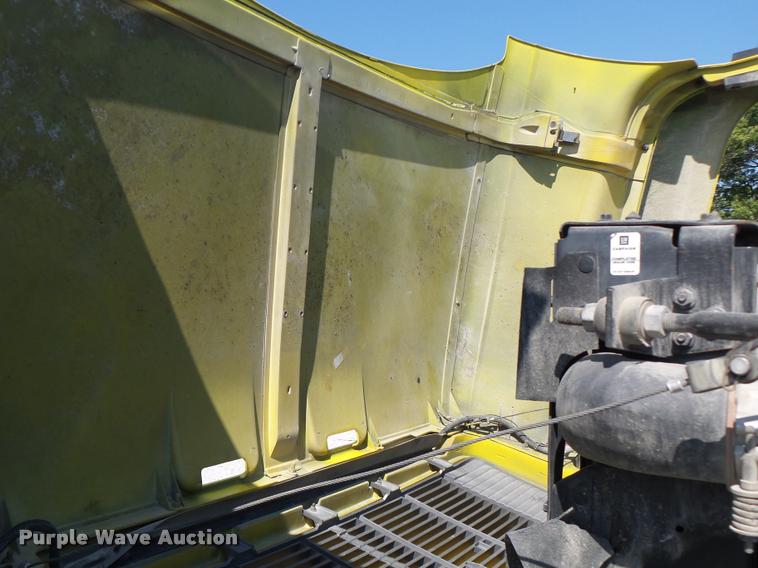 image for item K5691 1999 Chevrolet 8500 crane/bucket truck