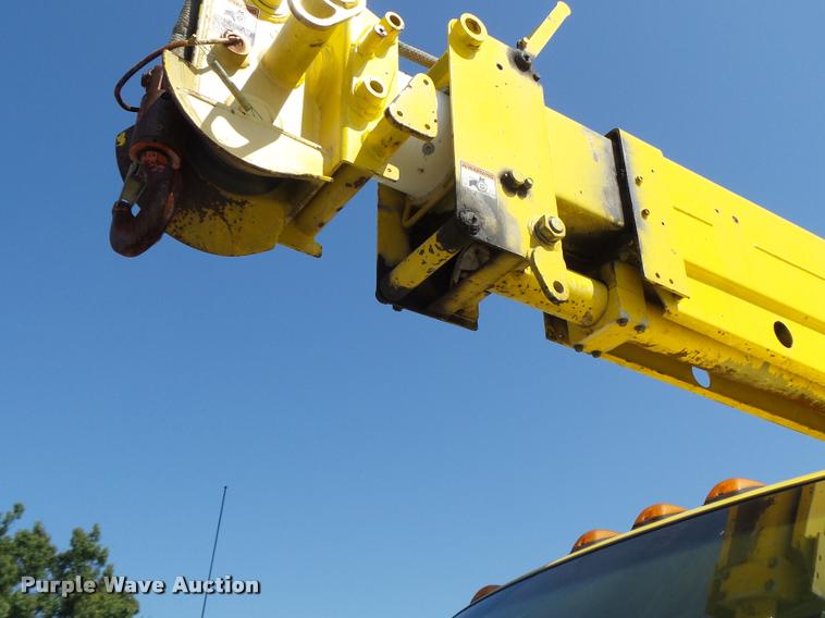 image for item K5691 1999 Chevrolet 8500 crane/bucket truck