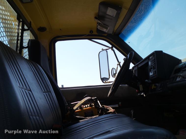 image for item K5691 1999 Chevrolet 8500 crane/bucket truck