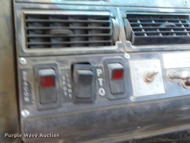 image for item K5691 1999 Chevrolet 8500 crane/bucket truck