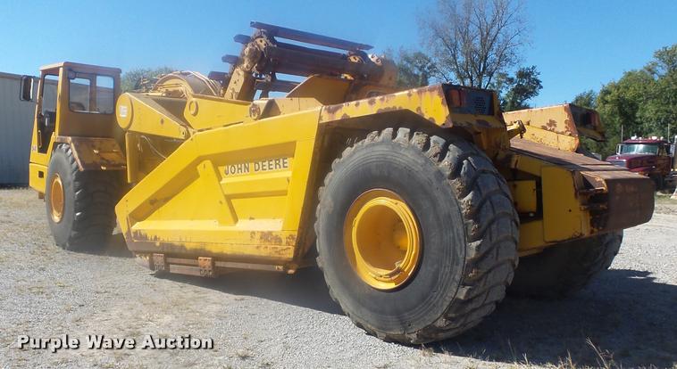 image for item K7718 1989 John Deere 862B elevating scraper