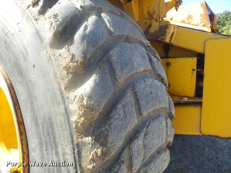 image for item K7718 1989 John Deere 862B elevating scraper