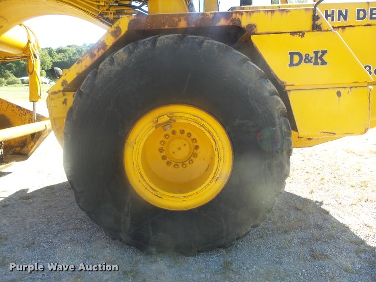 image for item K7718 1989 John Deere 862B elevating scraper