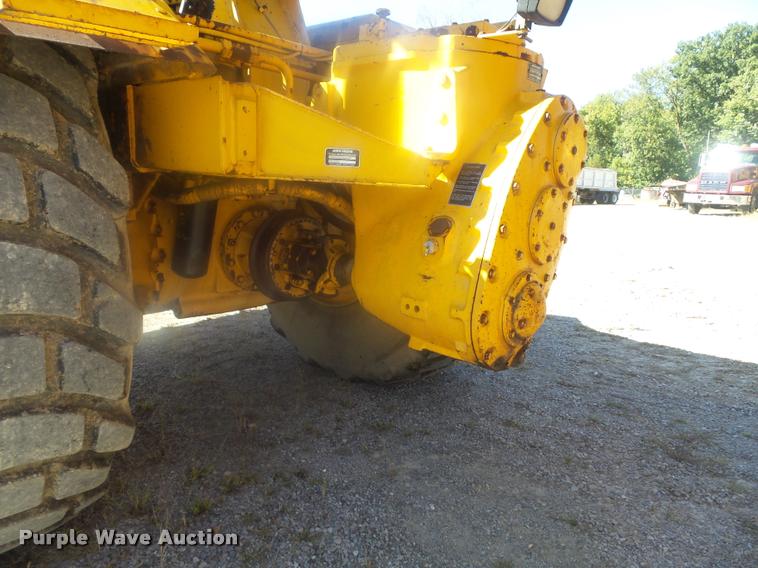 image for item K7718 1989 John Deere 862B elevating scraper