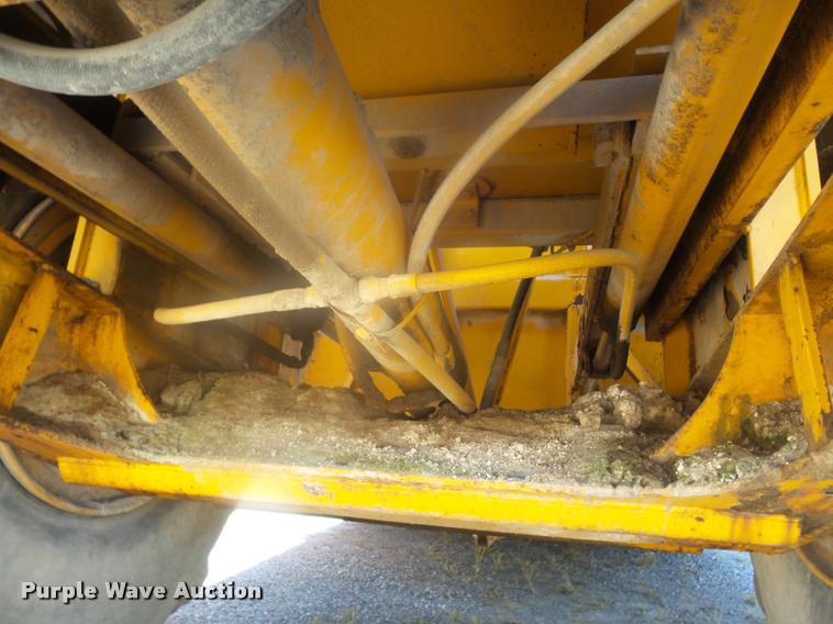 image for item K7718 1989 John Deere 862B elevating scraper