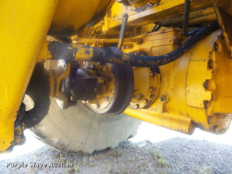 image for item K7718 1989 John Deere 862B elevating scraper