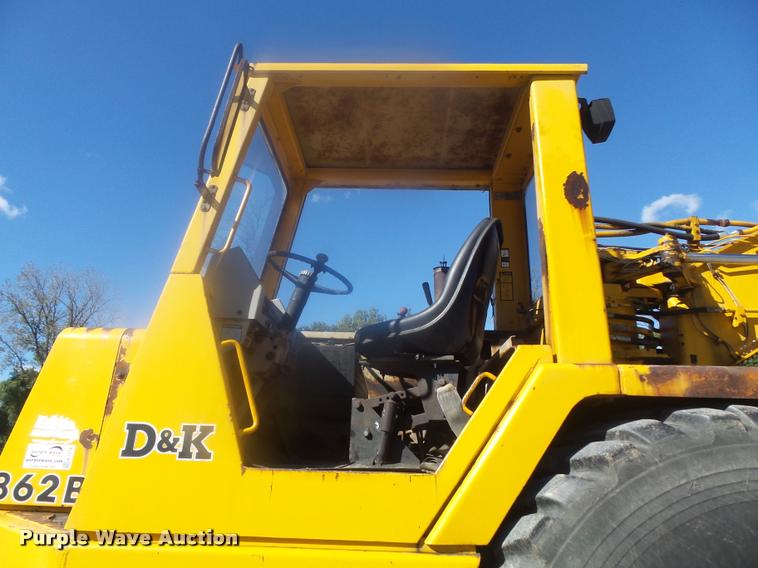 image for item K7718 1989 John Deere 862B elevating scraper