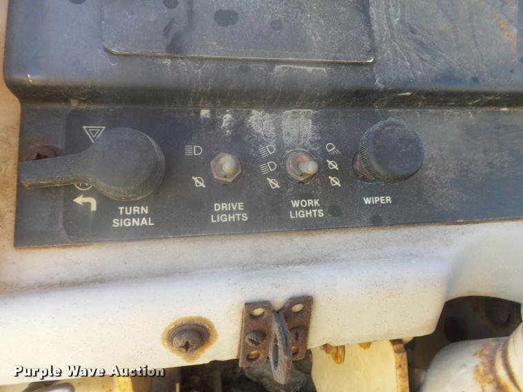 image for item K7718 1989 John Deere 862B elevating scraper