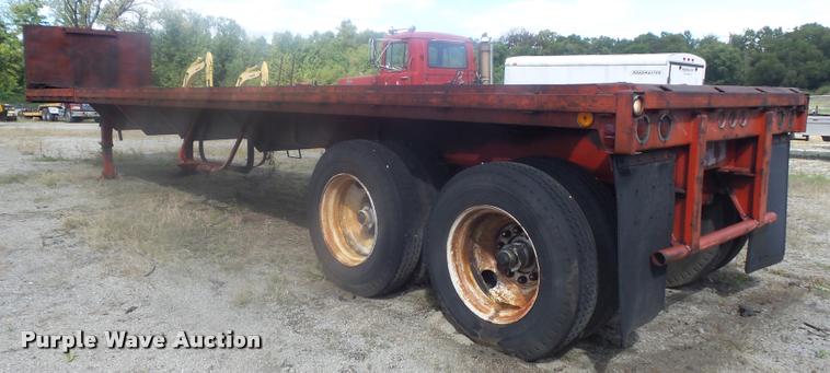 image for item K7719 1973 Fruehauf FB29-F2-40 extendable flatbed trailer