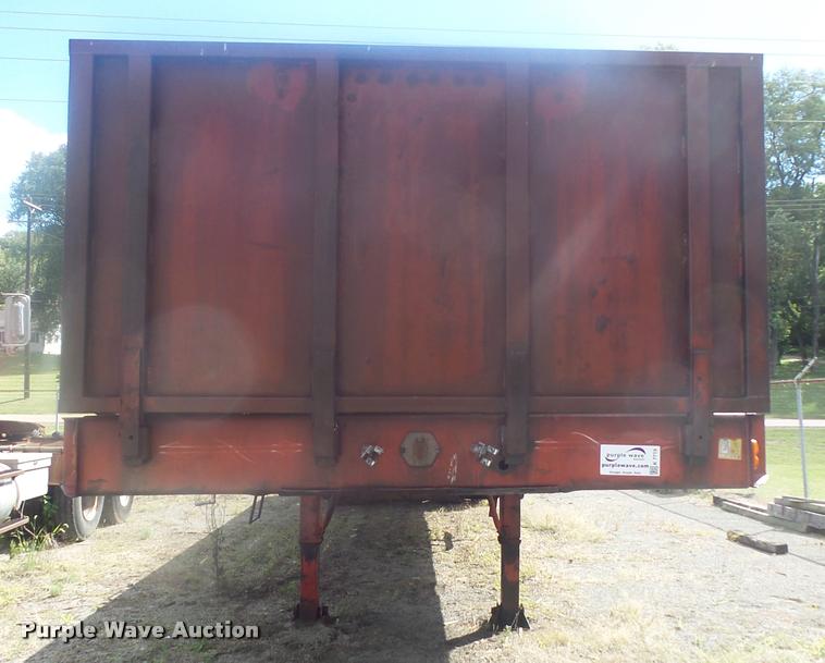 image for item K7719 1973 Fruehauf FB29-F2-40 extendable flatbed trailer