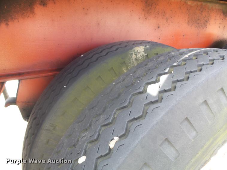 image for item K7719 1973 Fruehauf FB29-F2-40 extendable flatbed trailer