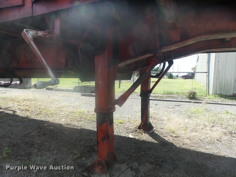 image for item K7719 1973 Fruehauf FB29-F2-40 extendable flatbed trailer