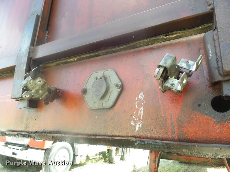 image for item K7719 1973 Fruehauf FB29-F2-40 extendable flatbed trailer