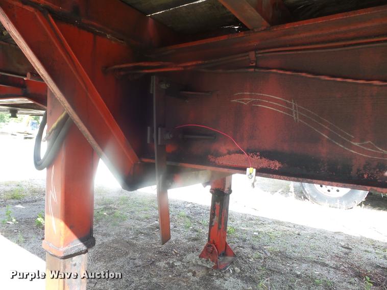 image for item K7719 1973 Fruehauf FB29-F2-40 extendable flatbed trailer