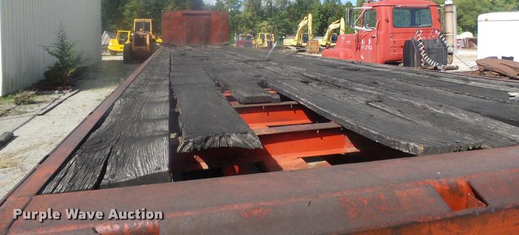 image for item K7719 1973 Fruehauf FB29-F2-40 extendable flatbed trailer