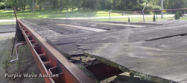 image for item K7719 1973 Fruehauf FB29-F2-40 extendable flatbed trailer