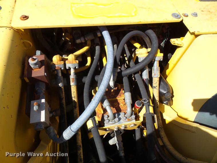 image for item K8167 1999 Komatsu PC200LC excavator