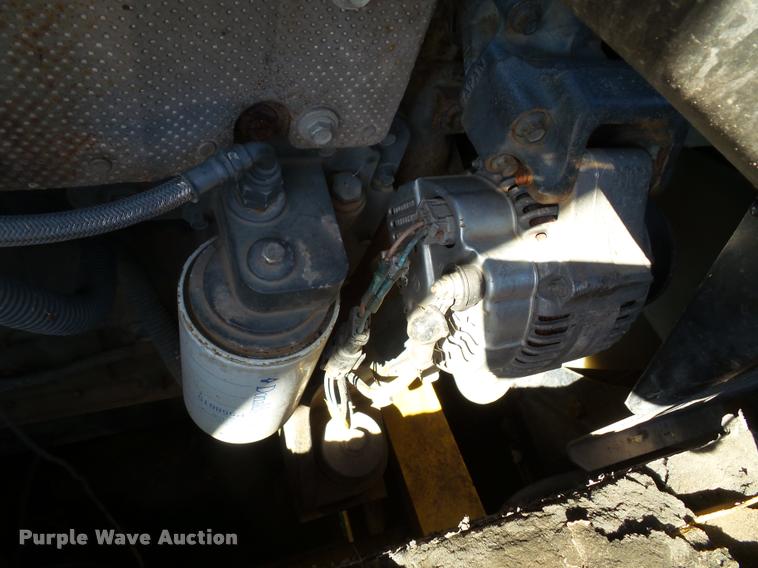 image for item K8167 1999 Komatsu PC200LC excavator