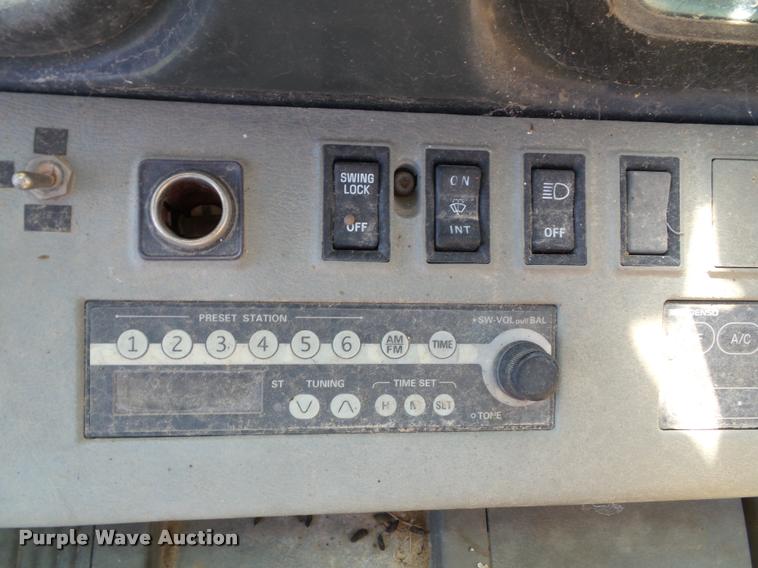 image for item K8167 1999 Komatsu PC200LC excavator