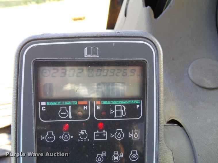 image for item K8167 1999 Komatsu PC200LC excavator