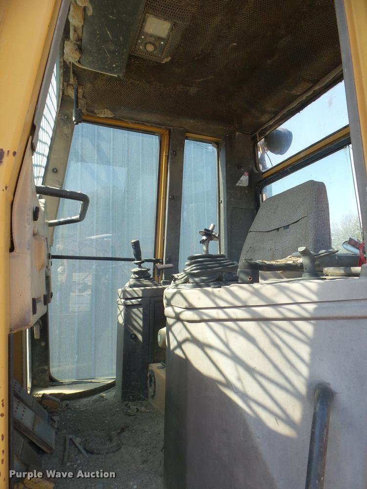 image for item L1701 1989 Fiat-Allis FL10E track loader