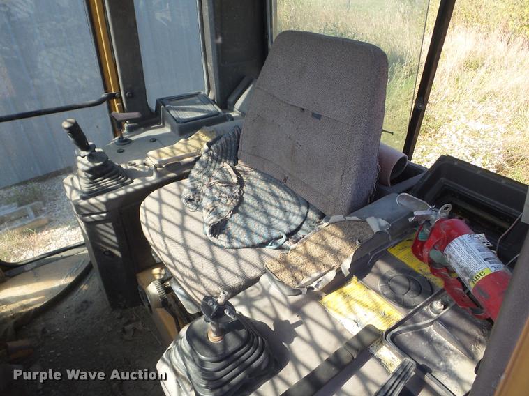 image for item L1701 1989 Fiat-Allis FL10E track loader