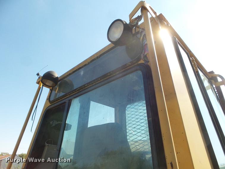 image for item L1701 1989 Fiat-Allis FL10E track loader