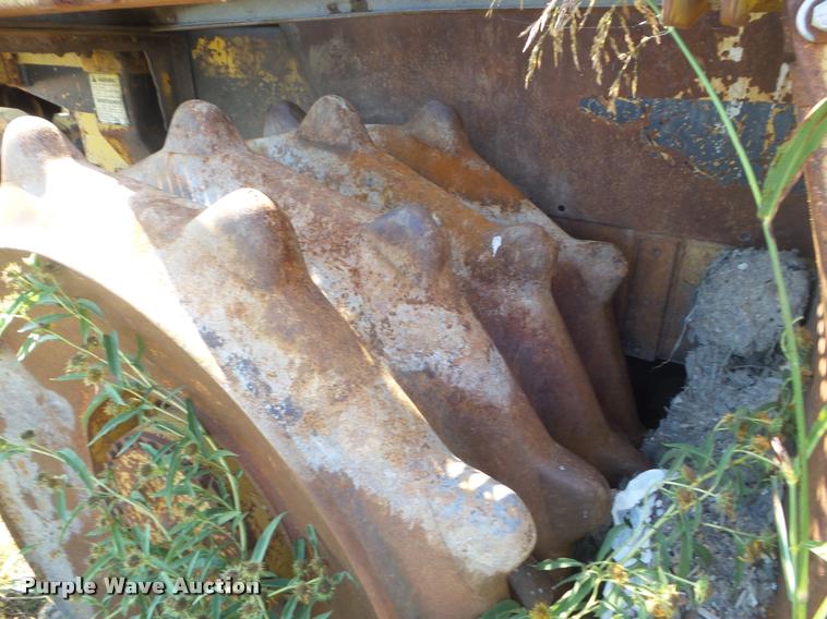 image for item L1702 1983 Bomag landfill compactor